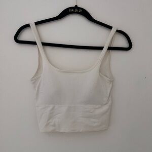 🤍cream cropped tank top. size S